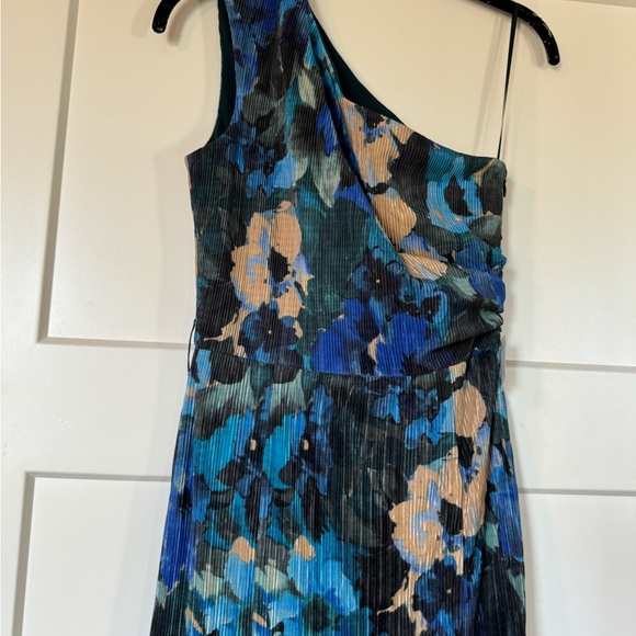 Dress The Population Bella Floral Plissé One-Shoulder Maxi Dress XS - Picture 4 of 9